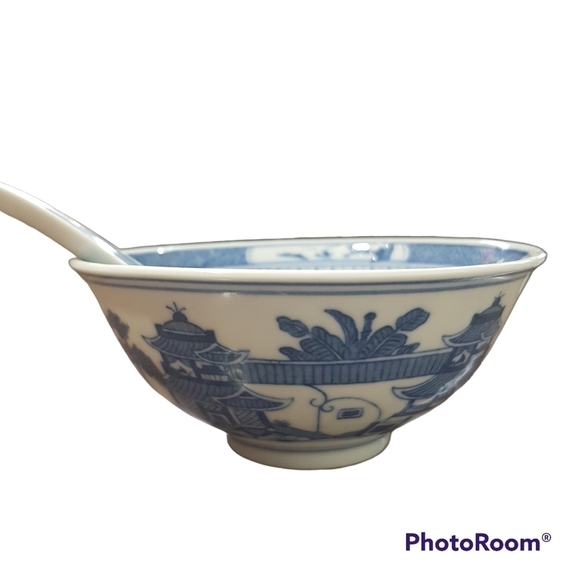 Vintage Chinese Soup Rice Noodle Bowls with Spoons, Set of 3 - Picture 5 of 9